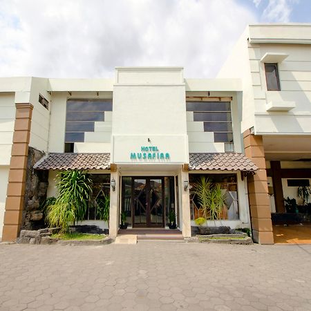 Oyo 1683 Hotel Musafira Syariah Jogjacarta Exterior foto