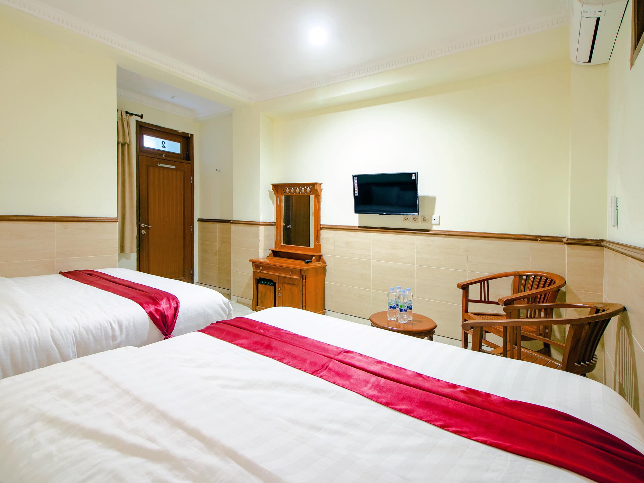 Oyo 1683 Hotel Musafira Syariah Jogjacarta Exterior foto
