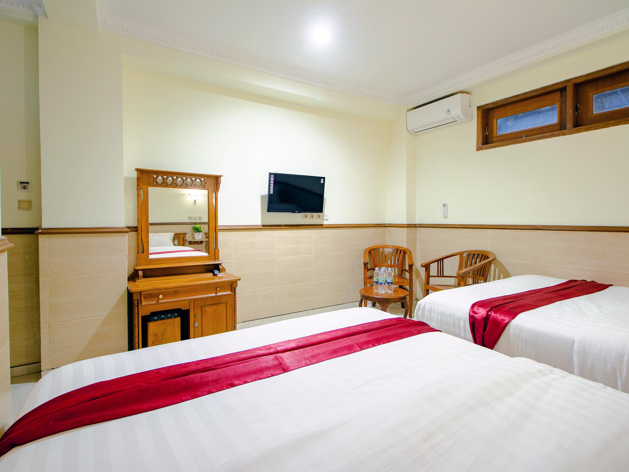 Oyo 1683 Hotel Musafira Syariah Jogjacarta Exterior foto