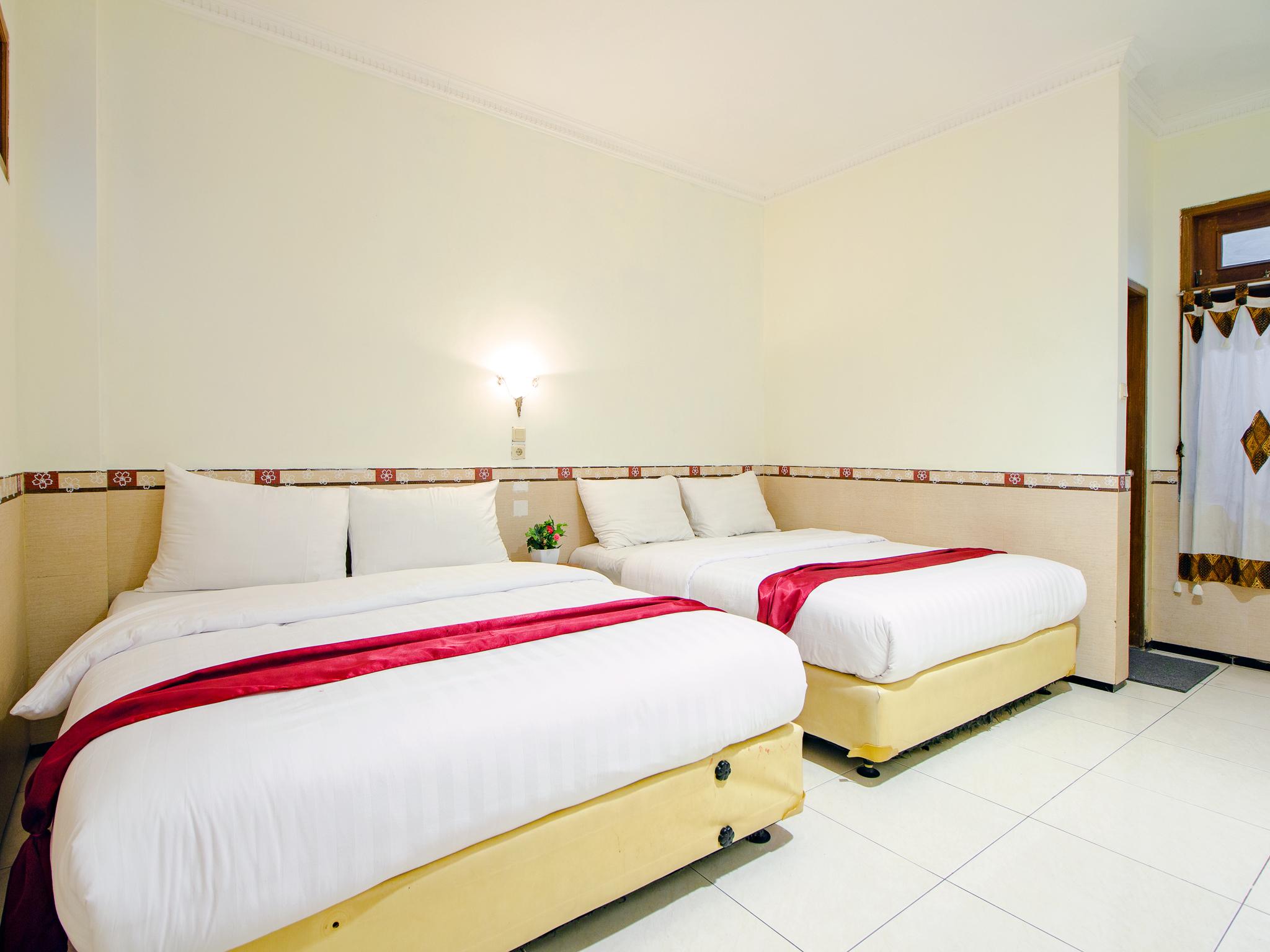 Oyo 1683 Hotel Musafira Syariah Jogjacarta Exterior foto