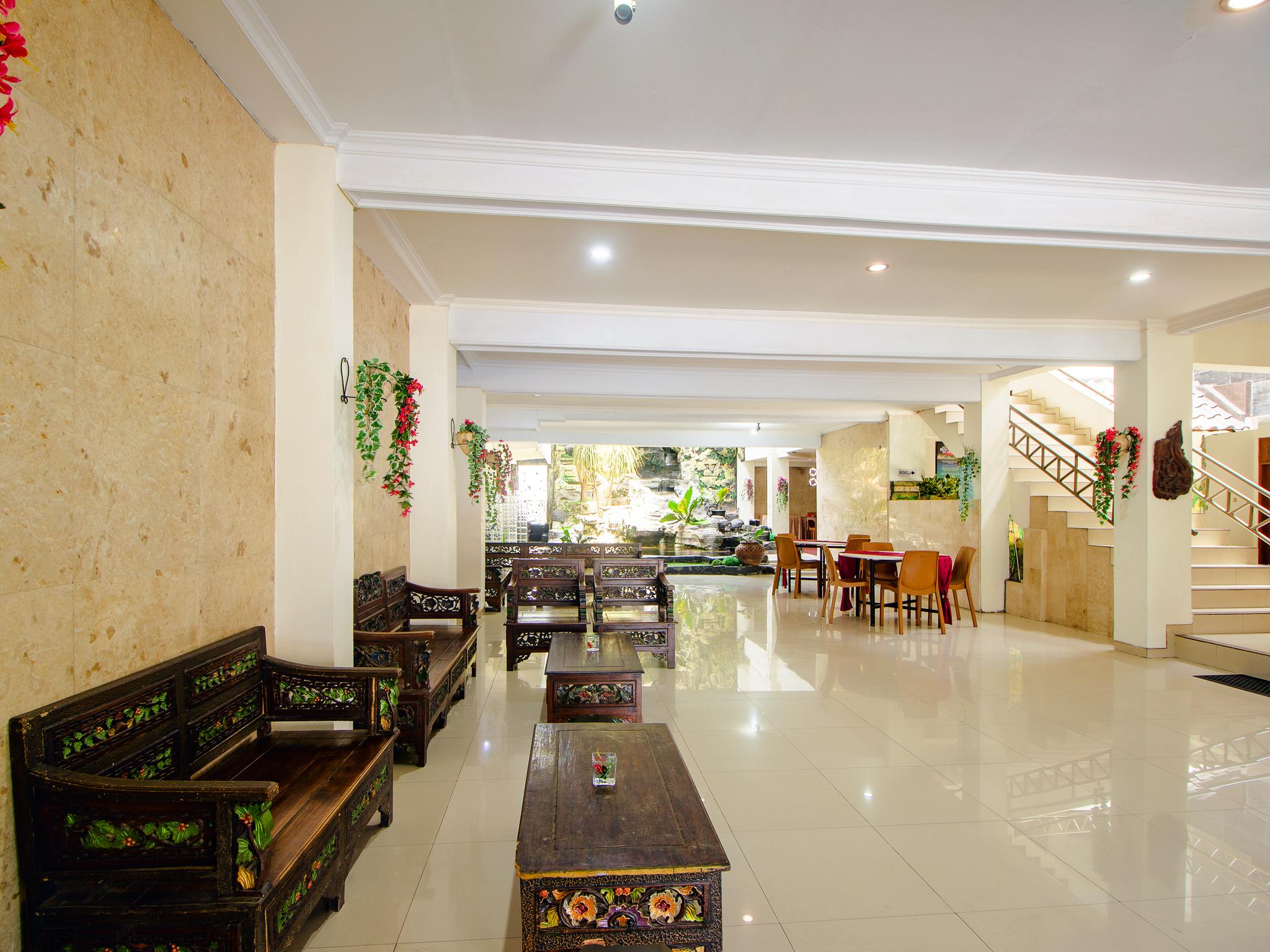 Oyo 1683 Hotel Musafira Syariah Jogjacarta Exterior foto