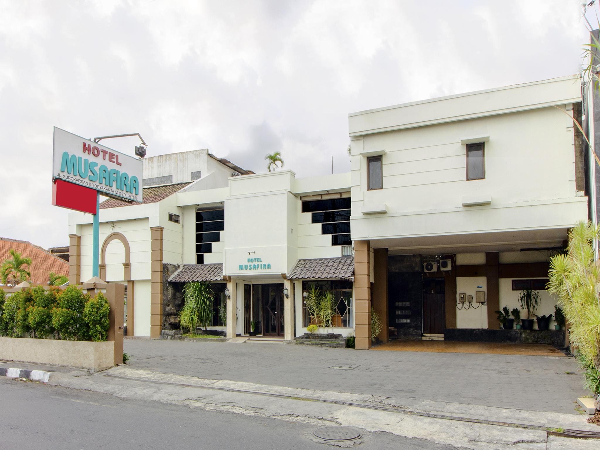 Oyo 1683 Hotel Musafira Syariah Jogjacarta Exterior foto