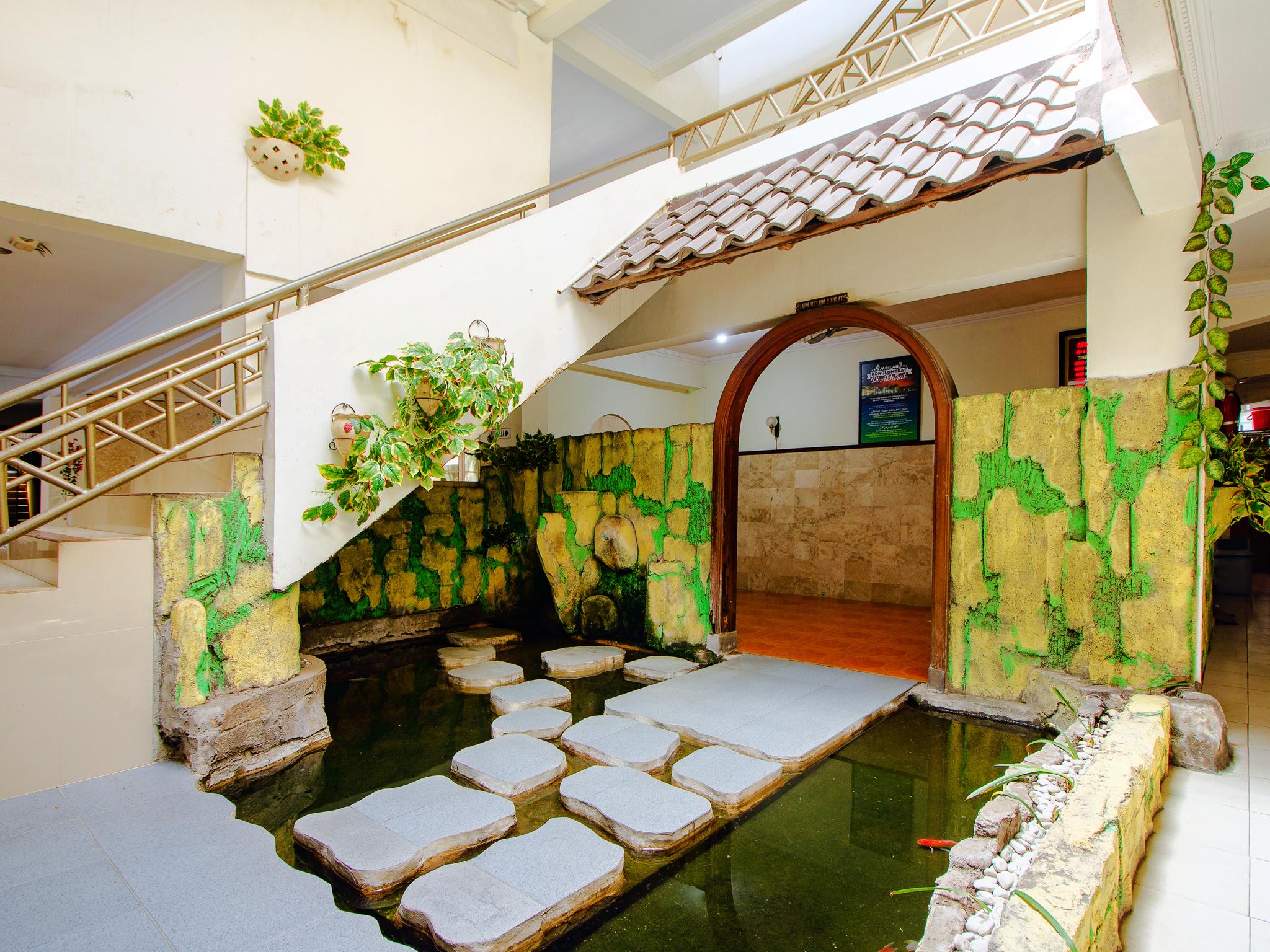 Oyo 1683 Hotel Musafira Syariah Jogjacarta Exterior foto