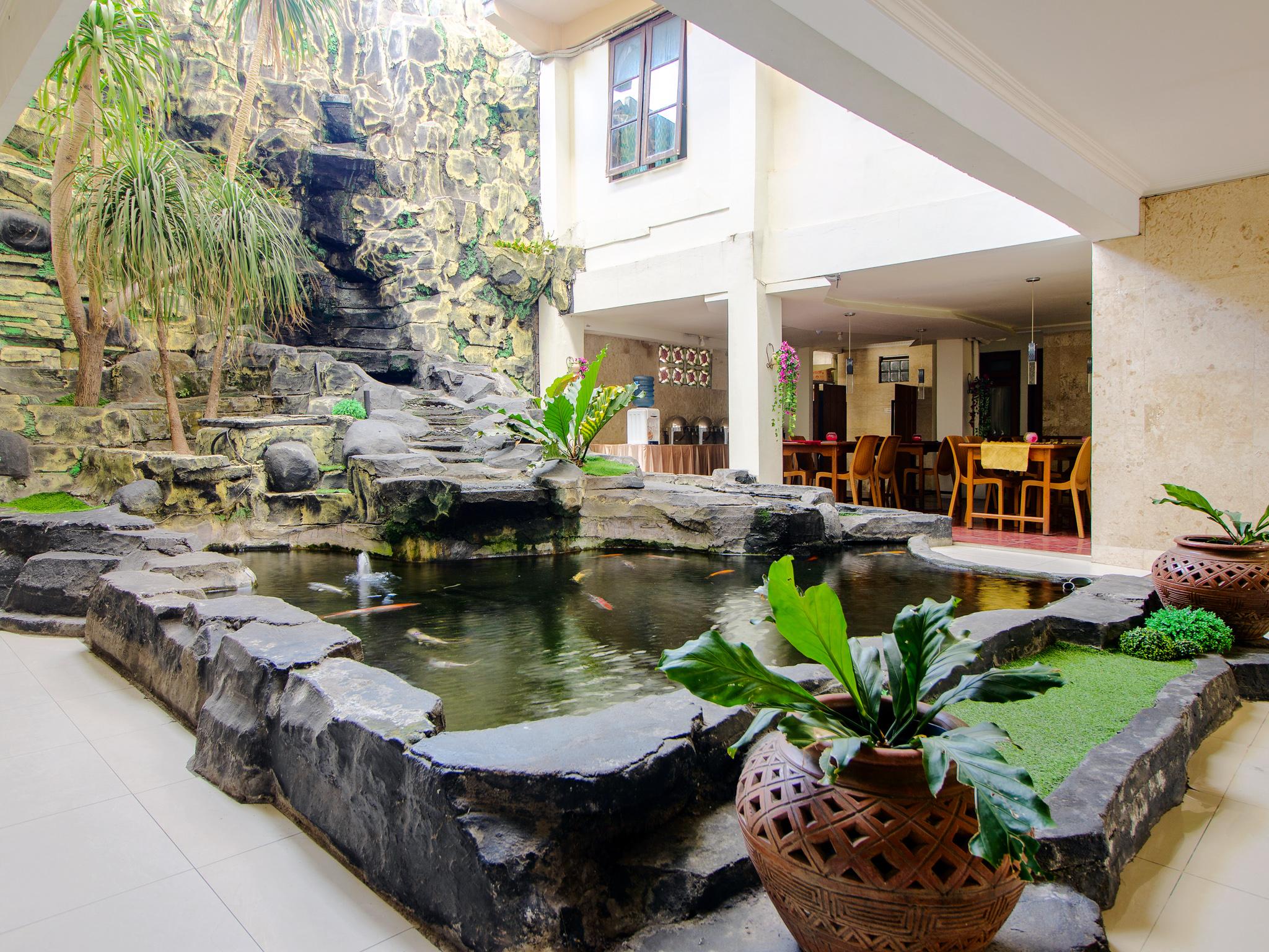 Oyo 1683 Hotel Musafira Syariah Jogjacarta Exterior foto