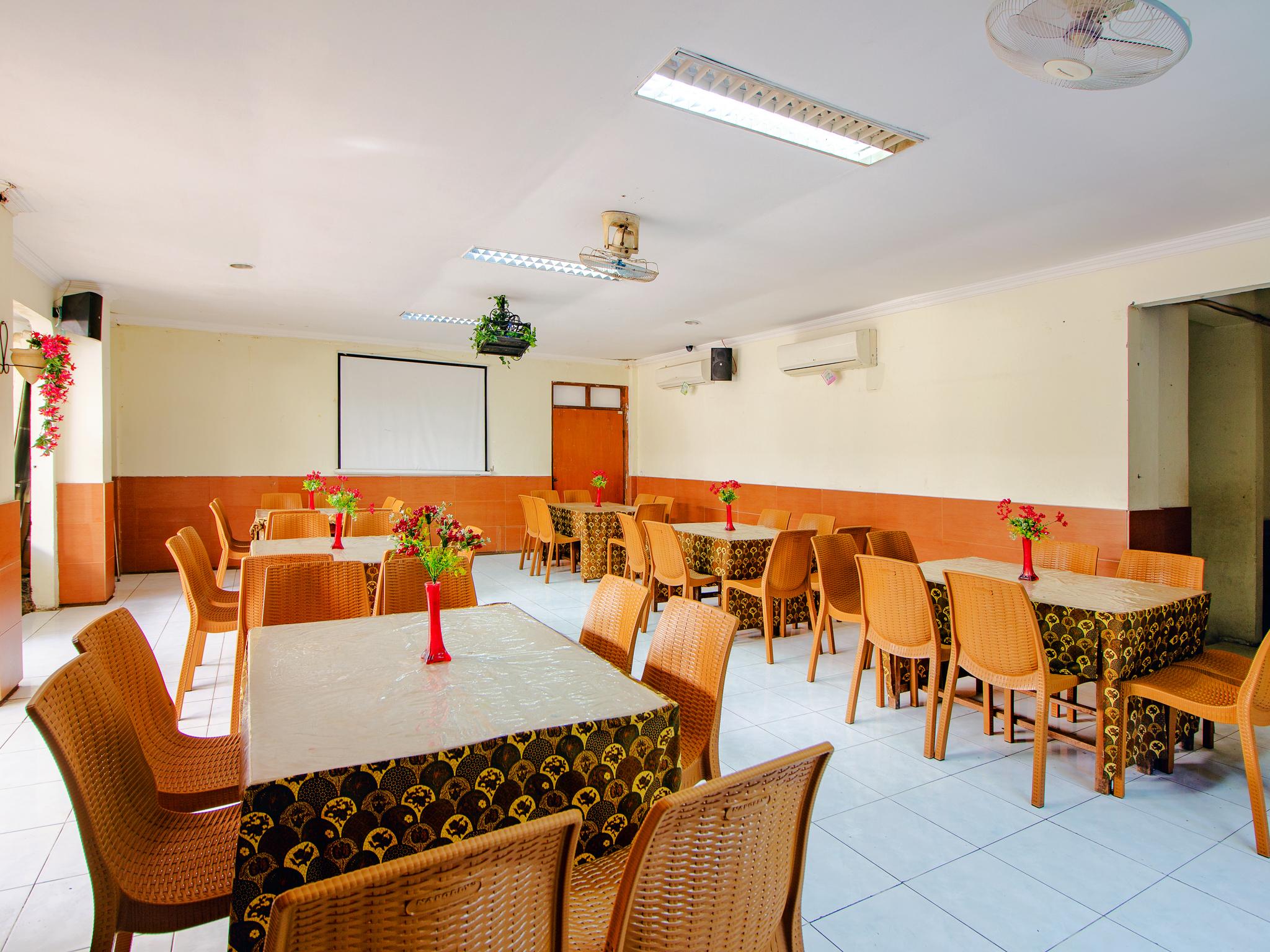 Oyo 1683 Hotel Musafira Syariah Jogjacarta Exterior foto