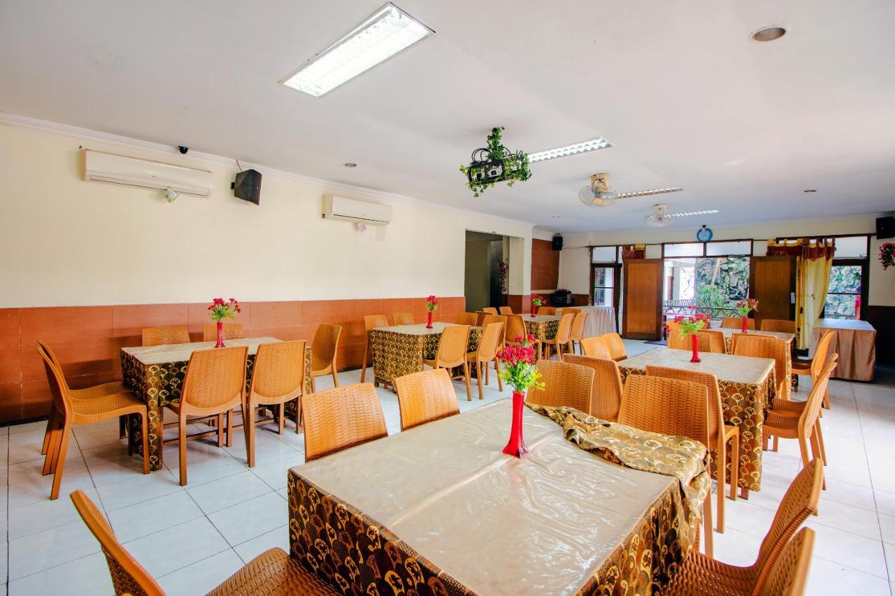 Oyo 1683 Hotel Musafira Syariah Jogjacarta Exterior foto
