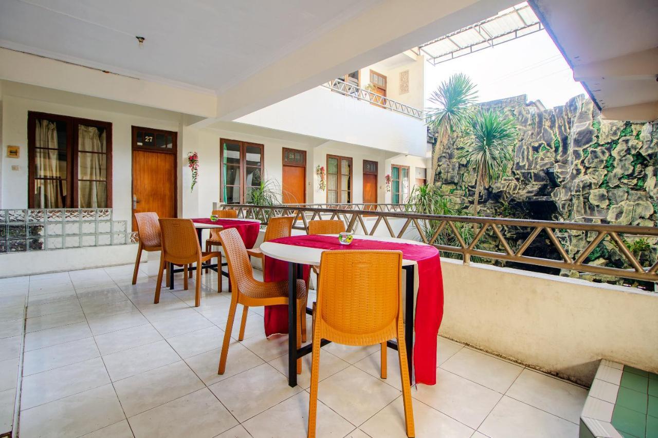 Oyo 1683 Hotel Musafira Syariah Jogjacarta Exterior foto